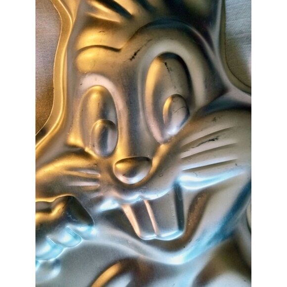 1978 Wilton Bugs Bunny Cake Pan Aluminum Character Vintage 5027598 Bakeware - Picture 4 of 14